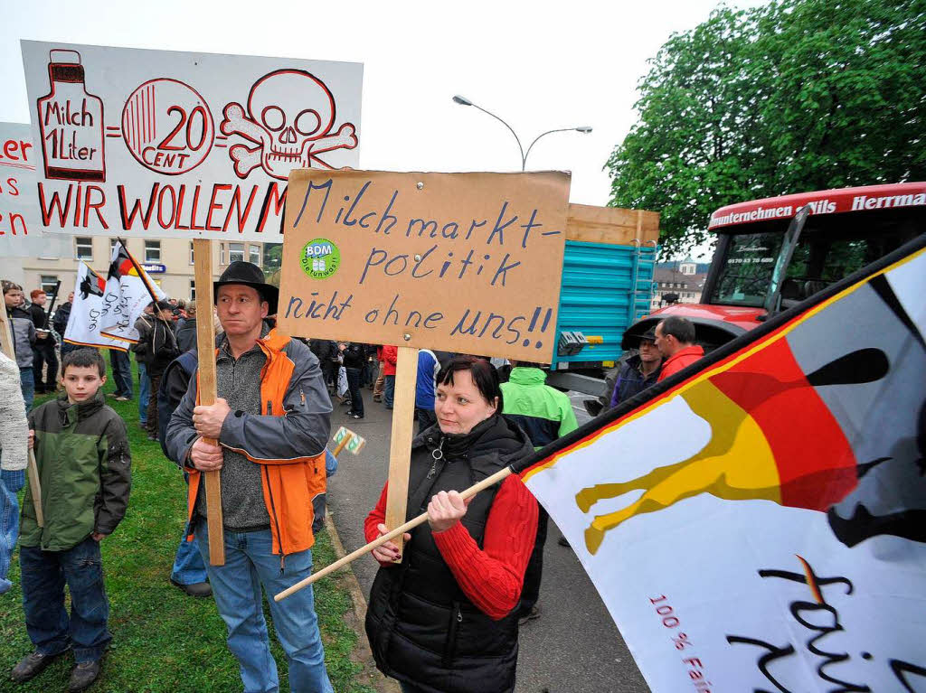 Forderten bei einem Protestmarsch hhere Milchpreise: Bauern in Freiburg.