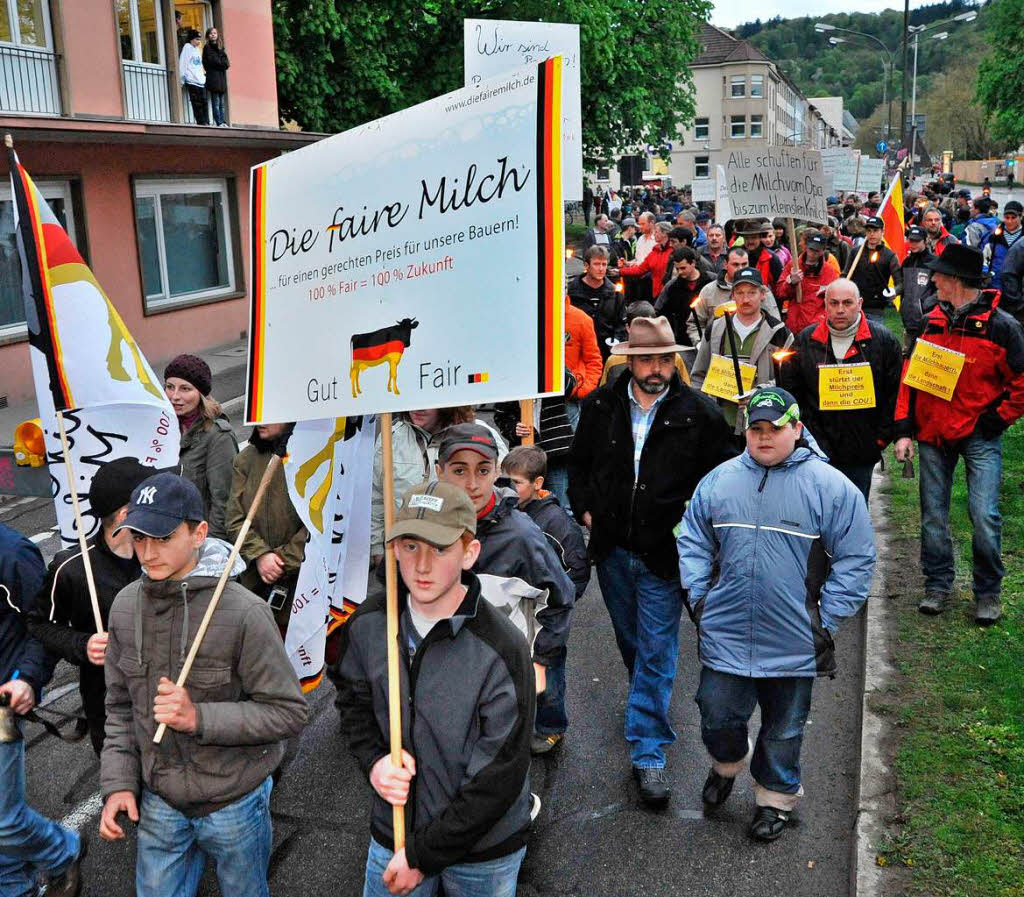 Forderten bei einem Protestmarsch hhere Milchpreise: Bauern in Freiburg.