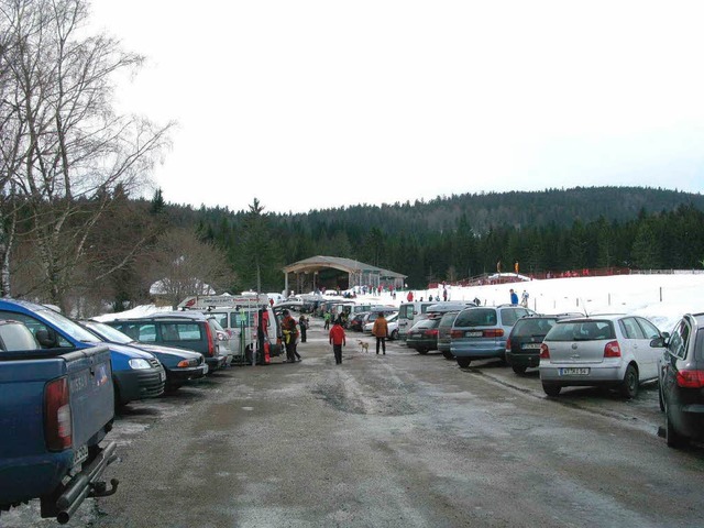 Der Bilderbuchwinter schlug sich auch ...n war der groe Parkplatz voll belegt.  | Foto: Ulrike Spiegelhaler