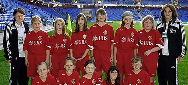 Die E-Juniorinnen waren bei einem Heimspiel des FC Basel.   | Foto: Privat