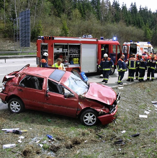Zu einem schweren Unfall kam es Sonnta...schlussstelle Villingen-Schwenningen.   | Foto: Hornfix