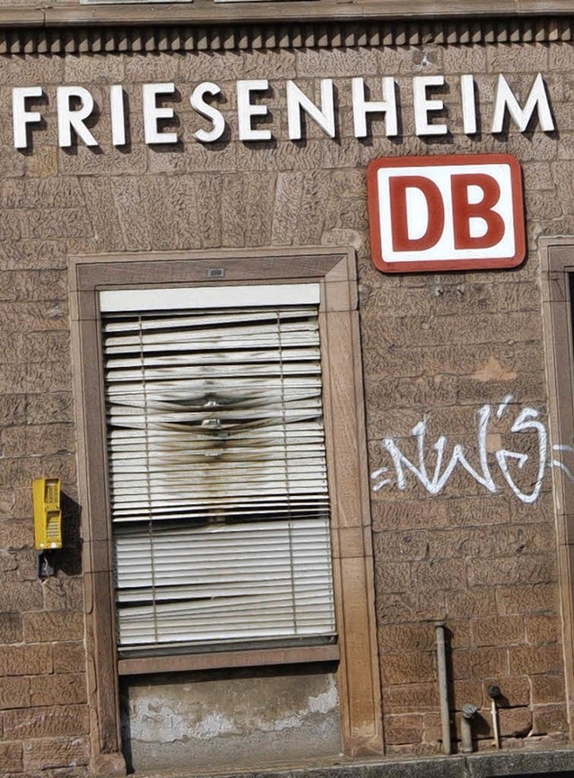 Der  Bahnhof  in Friesenheim ist echt heruntergekommen.   | Foto: Bomans