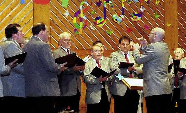 Meist heiter und schwungvoll, manchmal... Darbietungen des MGV fanden Anklang.   | Foto: Knstle