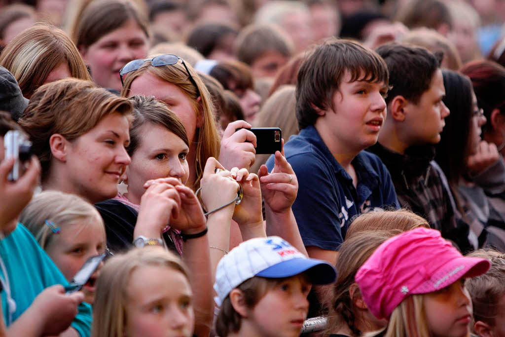 Bchele Fans feiern den DSDS-Star aus Kappel-Grafenhausen.