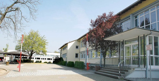 Grundschule und Schulturnhalle  erhalten einen Vollwrmeschutz.  | Foto: Heidi Foessel