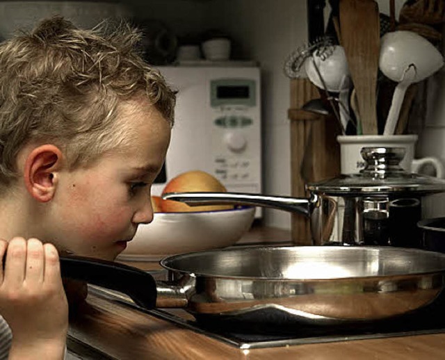 Brenzlige Situation: Die Kche birgt besonders fr Kinder groe Gefahren.  | Foto: BAG