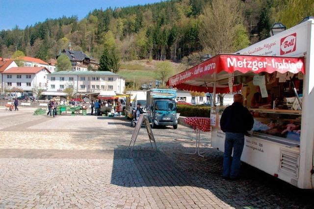 Erstmals Wochenmarkt vor dem Dom