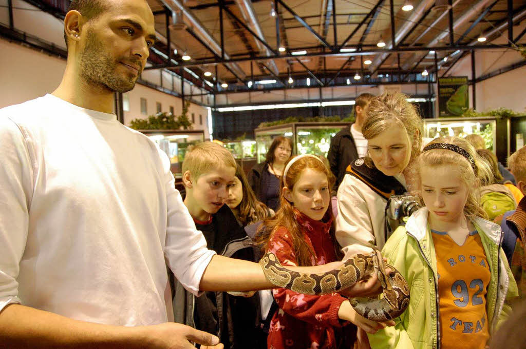 Die Klasse 4a der Schnbergschule Freiburg bei der Reptilienausstellung Vivarium