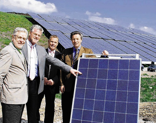 Die Solar-Farm Hfingen ist seit Freit... sowie Landrat Karl Heim (von links).   | Foto: Beathalter