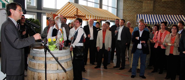 Gste aus Politik, Wirtschaft und Wein...imer Weinmesse gestern Abend begren.  | Foto: Sandra Decoux-KOne