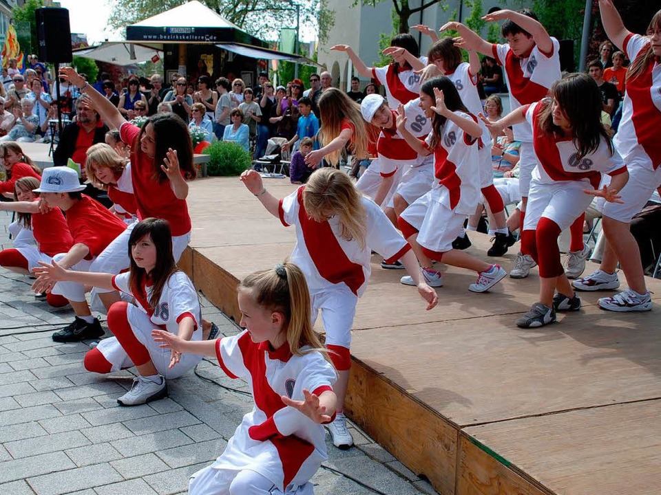 Viel Beifall für Just Dance  | Foto: Maja Tolsdorf