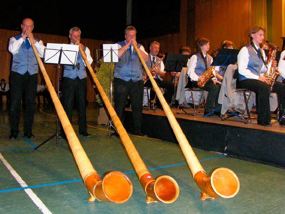 Traditionell alpenländische Musik im b...üche und Bernhard Podeswa (von links).  | Foto: Martha Weishaar