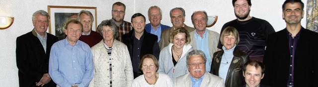 Gruppenbild mit vier Damen: 16 der 26 ...kandidaten der Liste FDP/Freie Brger   | Foto: Lauber