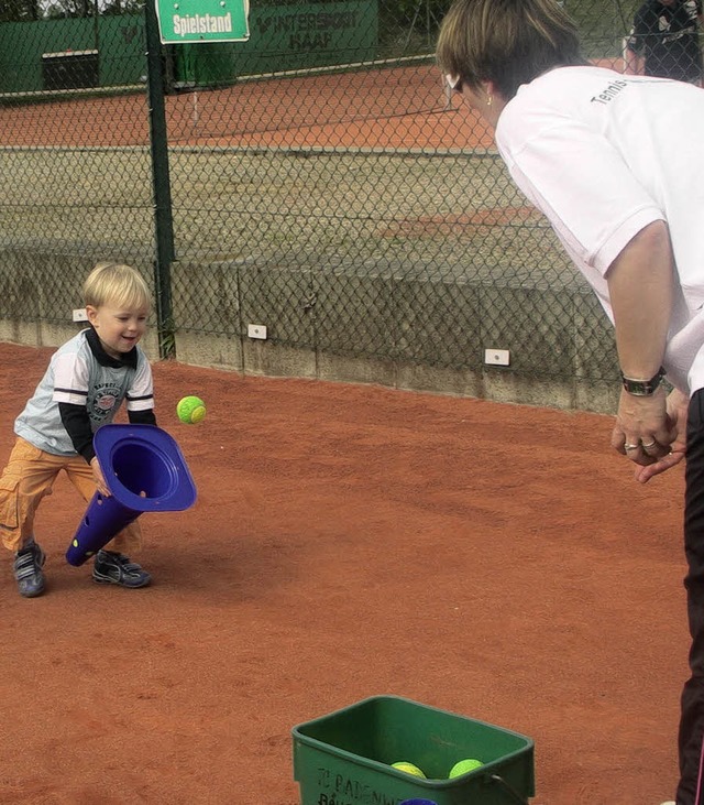 Tennis will gelernt sein &#8211; notfalls auch erst mal ohne Schlger.   | Foto: Lindemann