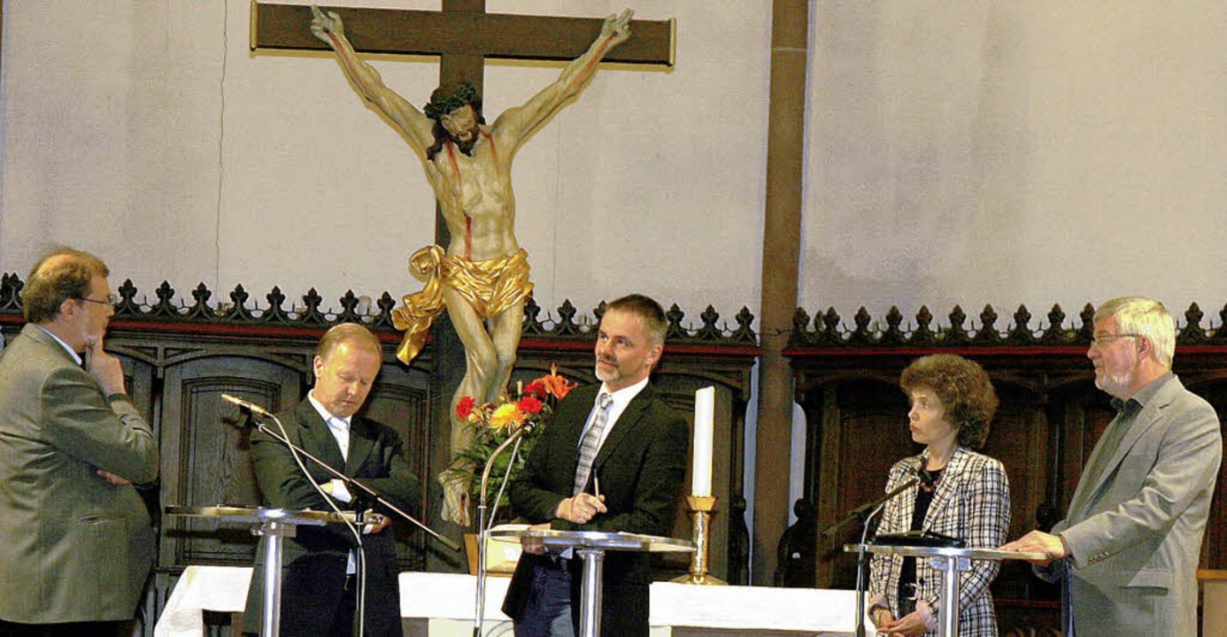 Auf dem Podium in der Stiftskirche dis...er, Astrid Deusch und  Ulrich Effing.   | Foto: Heidi Fössel