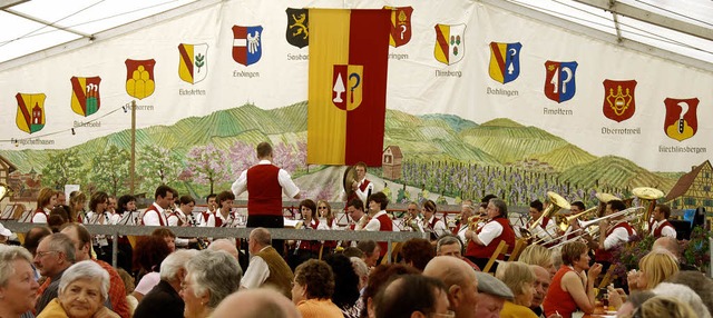 Der Sonntagnachmittag des Mai- und Wei...Jahr im Zeichen der Blasmusik stehen.   | Foto: Roland Vitt