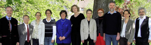 Die Kirchenltesten der Heiliggeistpfarrei mit Pfarrer Wolff (rechts)  | Foto: privat