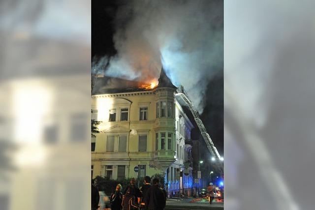 Fotos: Dachstuhlbrand in Freiburg