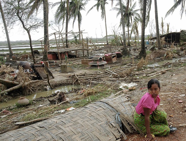 140000 Tote, berschwemmte Drfer, zer...inem Jahr eine  Spur der Verwstung.    | Foto: AFP