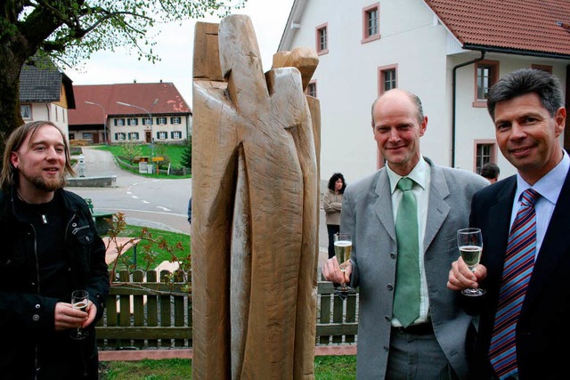 &#8222;Gemeinschaft&#8220; heit die S...m Holz die Gersbacher geschnitzt sind.  | Foto: Sutter