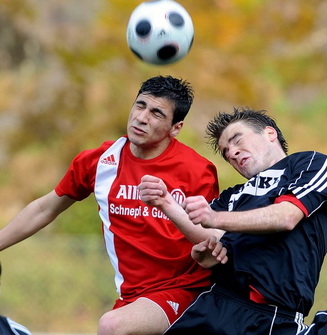 Augen zu und durch:  Der Schnauer Ved...mit dem Bad Sckinger David Schfer.    | Foto: meinrad schn