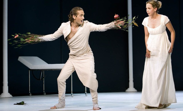 Der stumme Pluto (Christian Natter) und Proserpina (Mojca Erdmann)   | Foto: Martina Pipprich