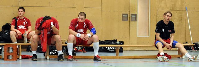 Flasche leer: Auf der Herbolzheimer Ba...e in Brombach Frust und Trauer breit.   | Foto: Meinrad Schn