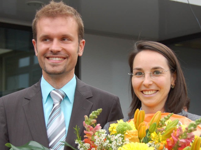 Christian Ante freut sich mit seiner Frau  ber seinen Sieg.  | Foto: Andrea Gallien