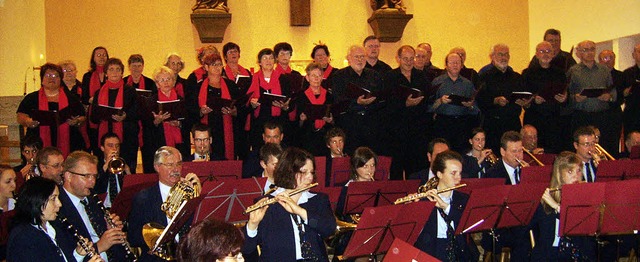 Die Werkkapelle Gtermann und  die Cho...haft  La Musica boten barocke Klnge.   | Foto: Wolfgang Meyer