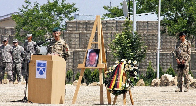 Abschied von einem Kameraden: Brigadeg... Trauerfeier in Kundus, Afghanistan.    | Foto: Bundeswehr