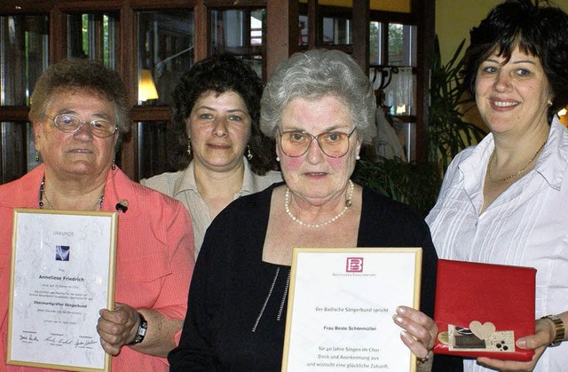Rosa Homburger (2. von links) und Susa...rich (links) und  Beate Schnmller.    | Foto: Guldenschuh