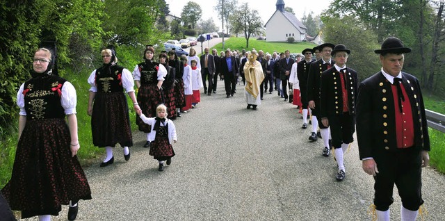 Mitglieder der Trachtentanzgruppe Amri...m Hchenschwander Ortsteil Strittberg   | Foto: Stefan Pichler