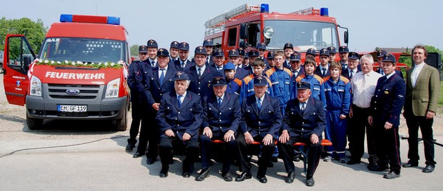 Neues Mannschaftstransportfahrzeug fr...euerwehr &#8211; ein Grund zum Feiern   | Foto: Roland Vitt