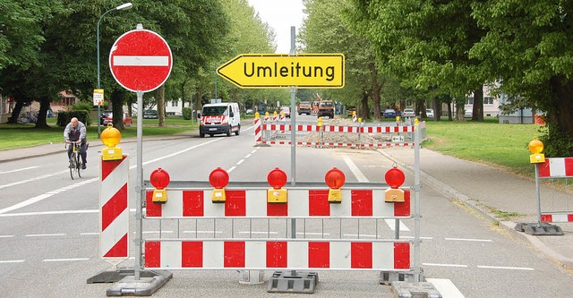 Unter dieser Straendecke liegen Hausm...schutt  neben der Trinkwasserleitung.   | Foto: ch. kramberg