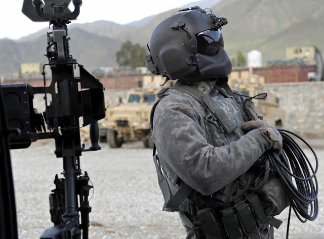 Die amerikanische Armee kmpft in Afgh...nz Farah hat es Dutzende Tote gegeben.  | Foto: AFP