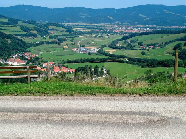 Nicht immer nur flicken, sondern grund...sanieren will Oberried seine Straen.   | Foto: Karlheinz Scherfling