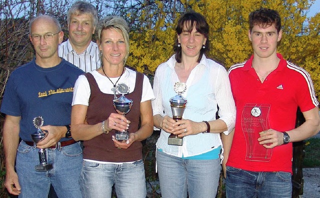 Die Vereinsmeister 2009 im Ski-Club St...t dem Vorsitzenden  Raimund Lffler.    | Foto: Privat