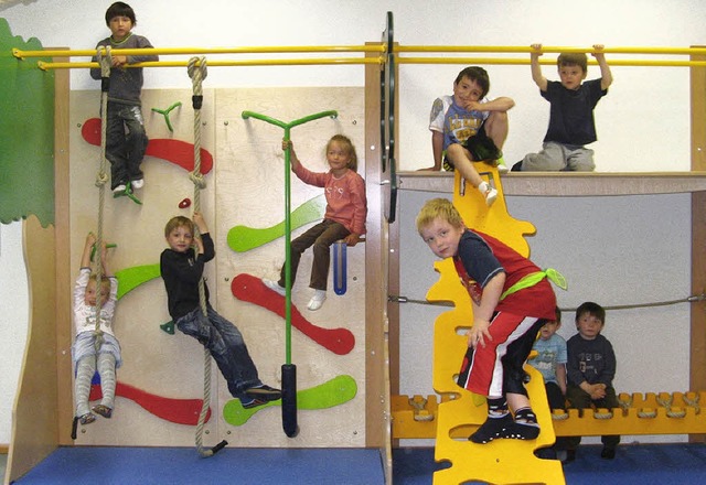 Die neue Kletterwand im Kindergarten S...rozingen bringt die Kids in Schwung.    | Foto: Maria Bonath