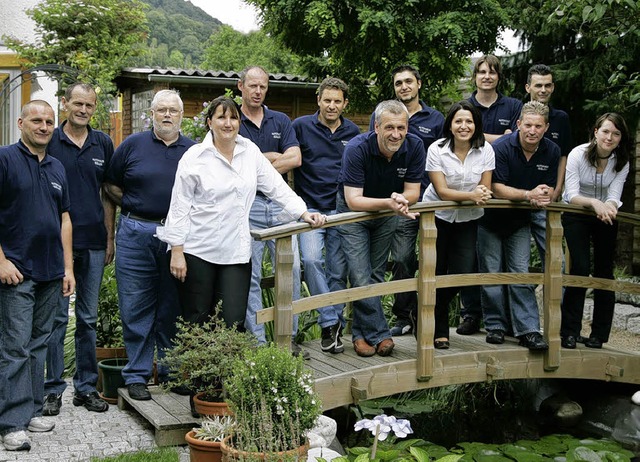 Das Team des Autohauses Issler, das seit 80 Jahren  besteht.   | Foto: Tolsdorf