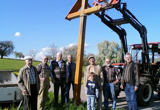 Die Wehrer Initiative zur Rettung der ...elberg        ein neues Flurkreuz auf.  | Foto: hansjrg bader