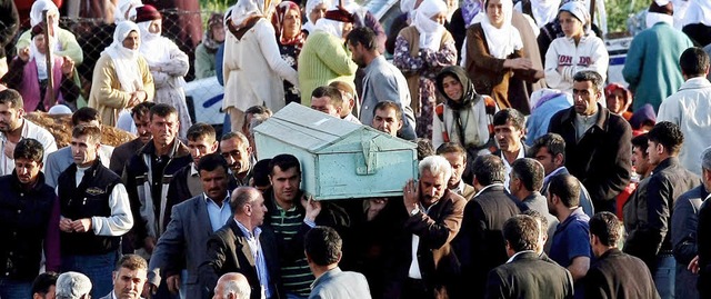 Beerdigung eines der Mordopfer  | Foto: dpa