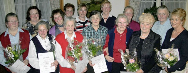 <Bildtext>Dem Landfrauenverein St. Mr...nd Maria Scherer (hinten).</Bildtext>   | Foto: Eva Korinth