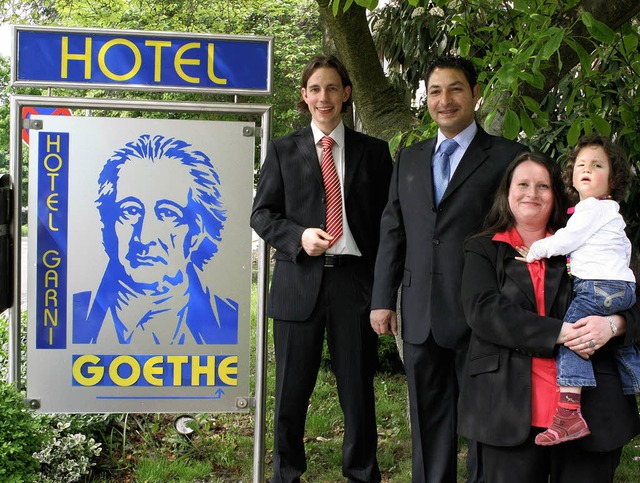 Neue Pchter im Goethe-Hotel in Staufe...ne und Refaat Khalil mit Tochter Alina  | Foto: Susanne Mller