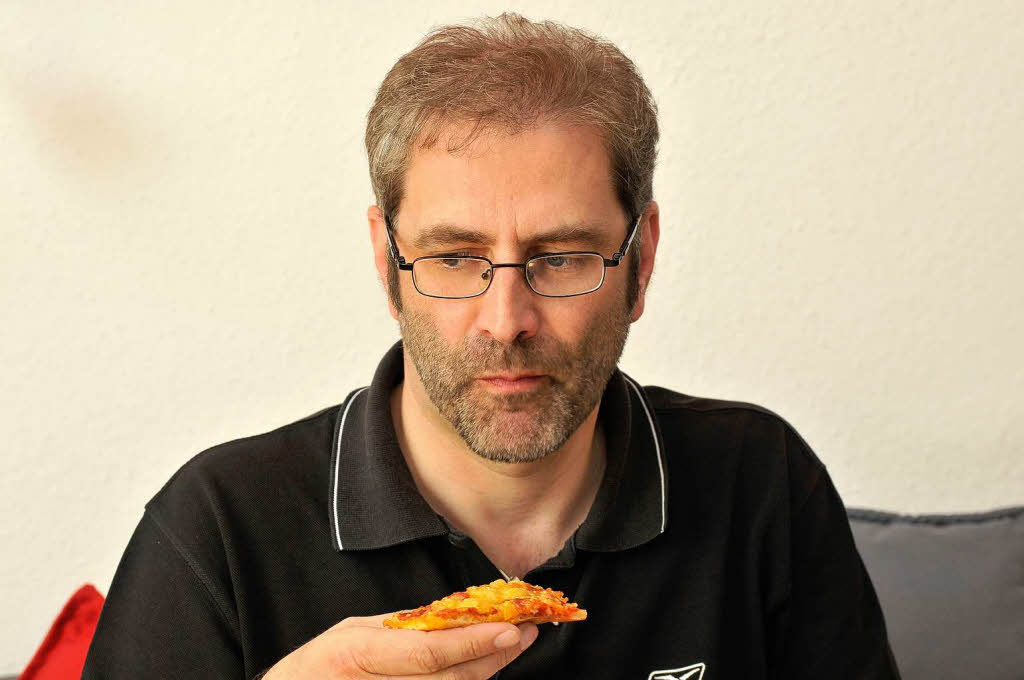 Testperson 2: BZ-Redakteur Thomas Jger ist sich bei der ersten Pizza sicher.