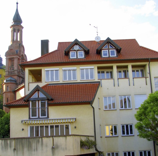 Das alte Rathaus  soll nach dem Votum ...das Volksbank-Gebude gekauft werden.   | Foto: Stefan Merkle