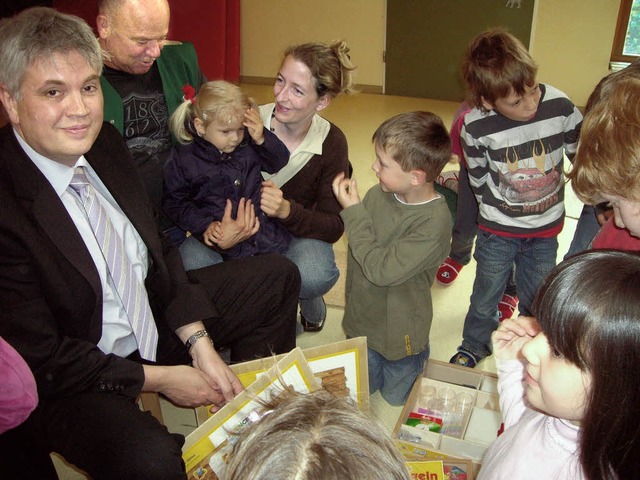 Michael Harris, Helmut Br, Stefanie D...sten, die die Umicore  gestiftet hat.   | Foto: Privat