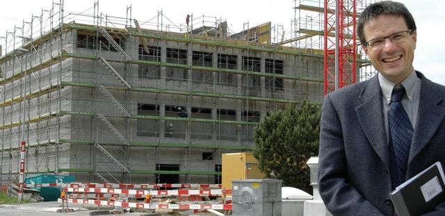 Stephan Buser von der Novartis-Geschf...ehenden neuen Rechenzentrum in Stein.   | Foto: fred thelen