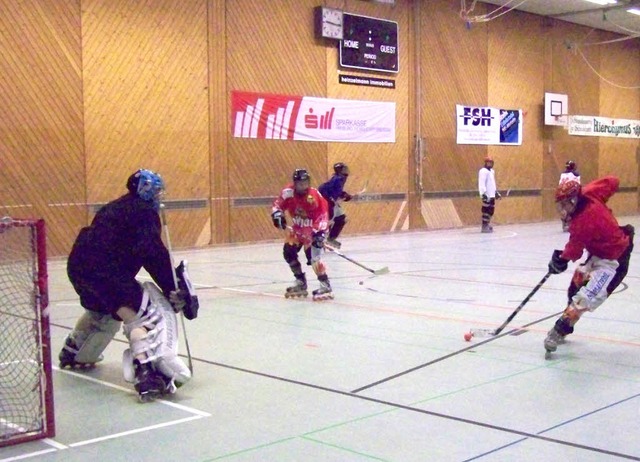 Die Inlineskater-Hockeymannschaften de...ates soll das ab Oktober vorbei sein.   | Foto: Sylvia Timm