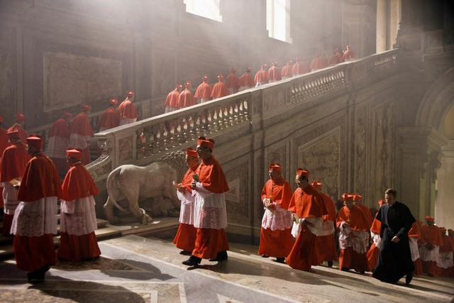 Weihevoll schreitende Kleriker: Auftri... Kardinle in &#8222;Illuminati&#8220;  | Foto: sony