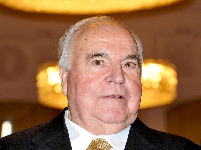 Der erste ffentliche Auftritt des Altkanzlers Helmut Kohl seit ber einem Jahr.  | Foto: ddp